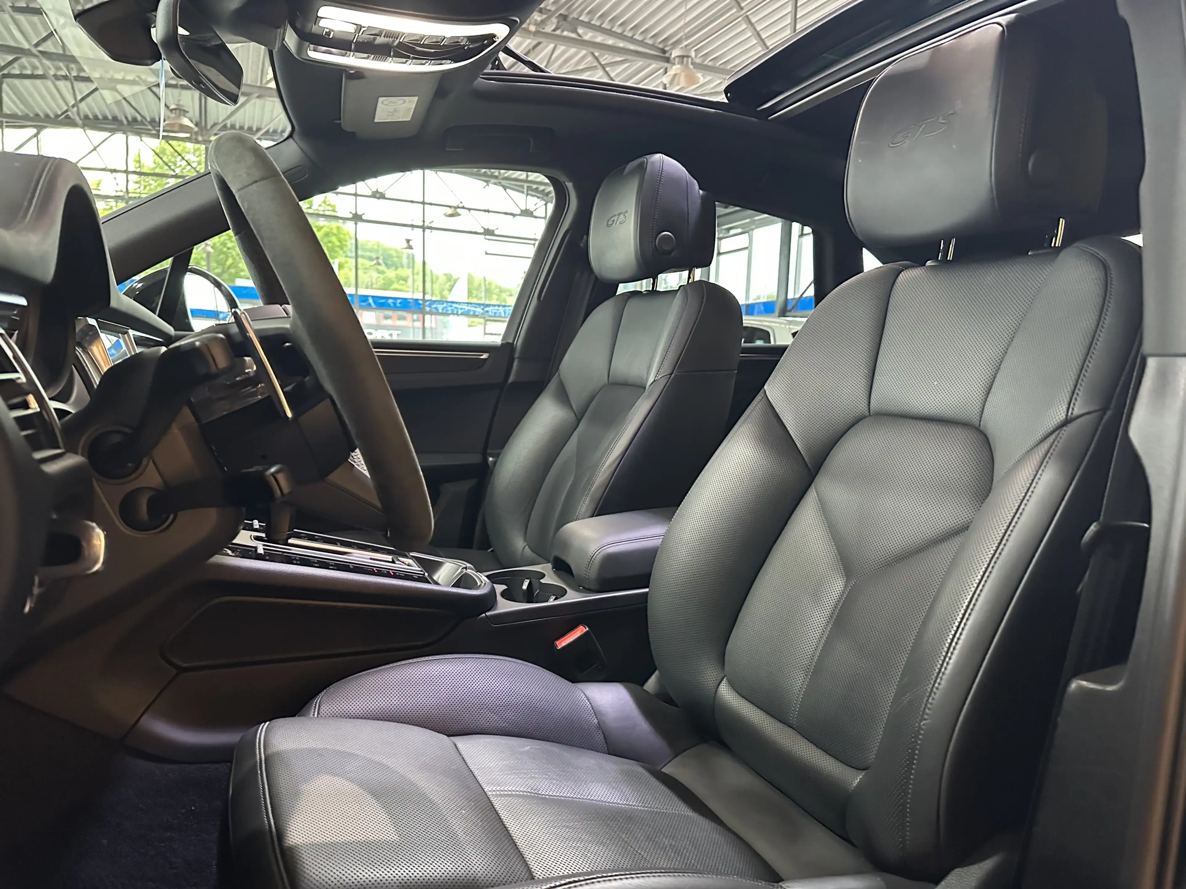 Porsche Macan GTS Pano BOSE Leder Memory Luftfeder. AHK — photo 12