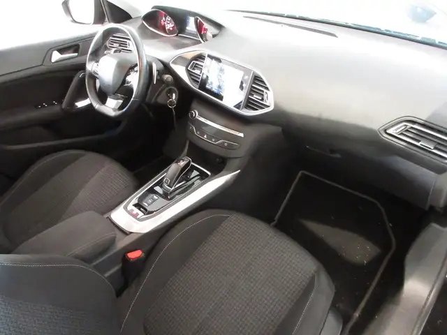 Peugeot 308 view 8