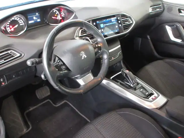 Peugeot 308 view 7