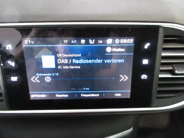 Peugeot 308 view 12