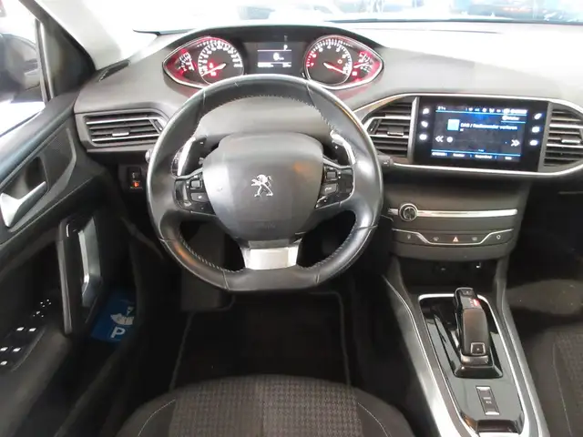 Peugeot 308 view 6