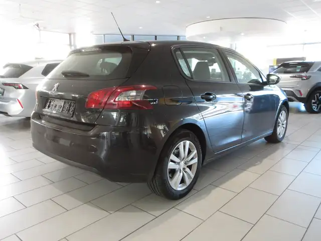 Peugeot 308 view 4
