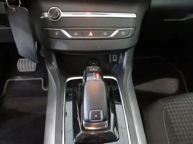 Peugeot 308 view 10