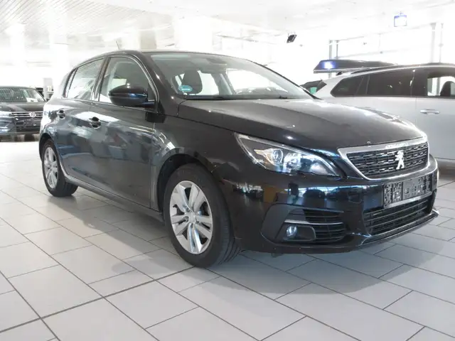 Peugeot 308 view 2