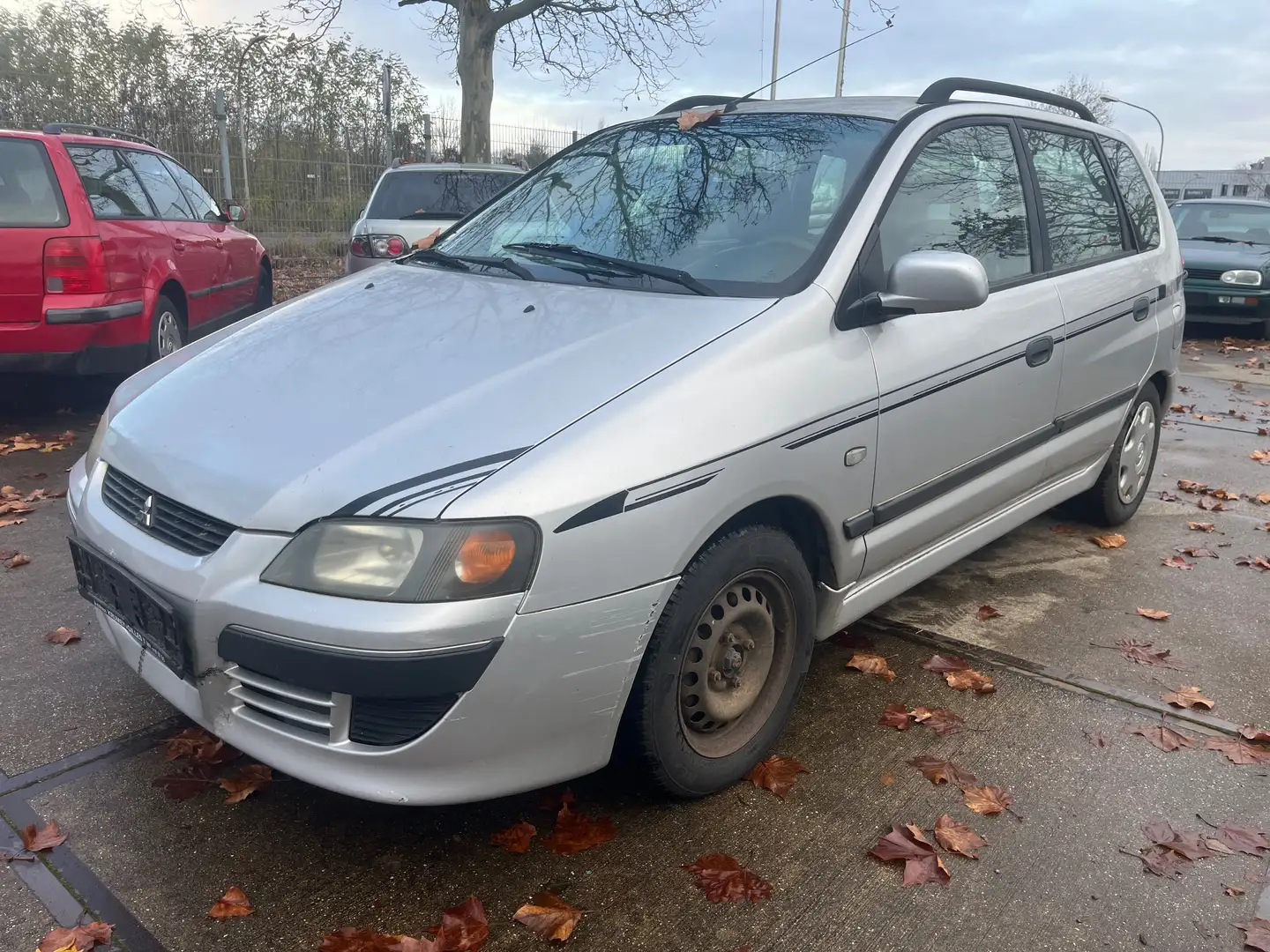 Mitsubishi Space Star 1.6 Automatik Klima *Tüv 12/2025* Silber - 1