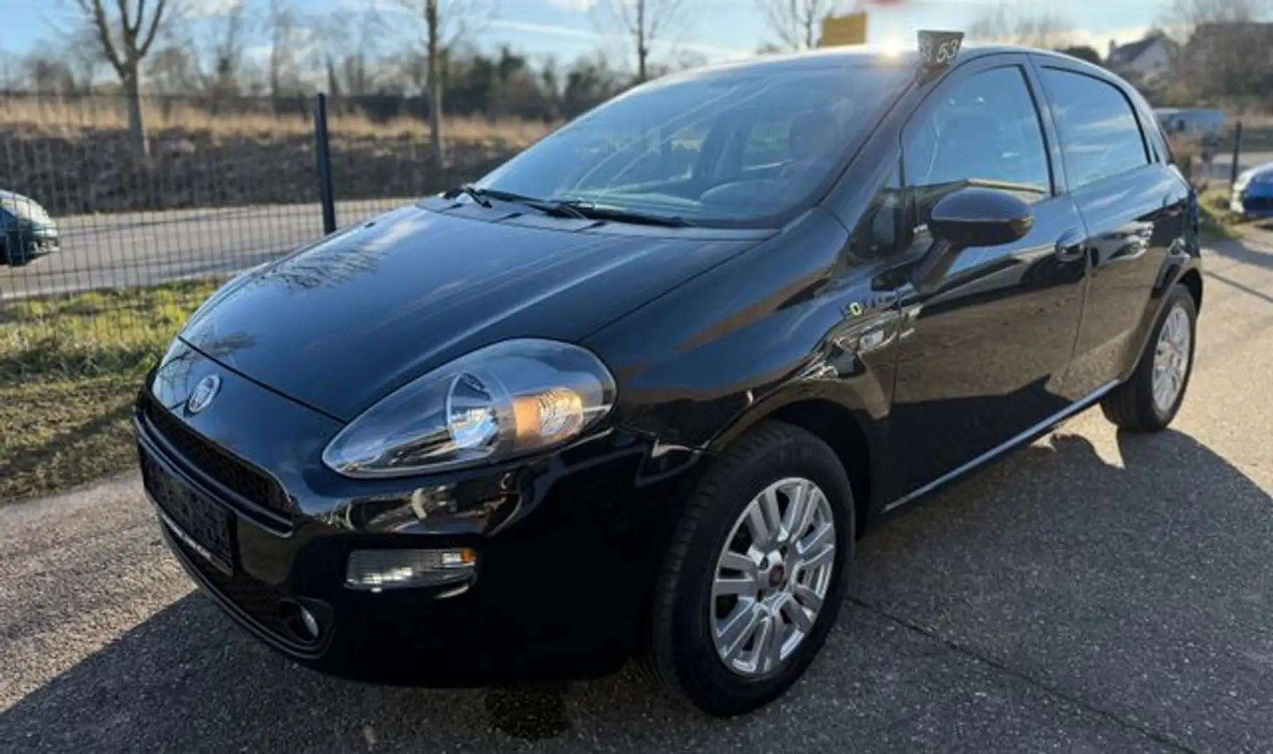 Fiat Punto Young * Garantie * Navi * Parkhilfe * Noir - 1