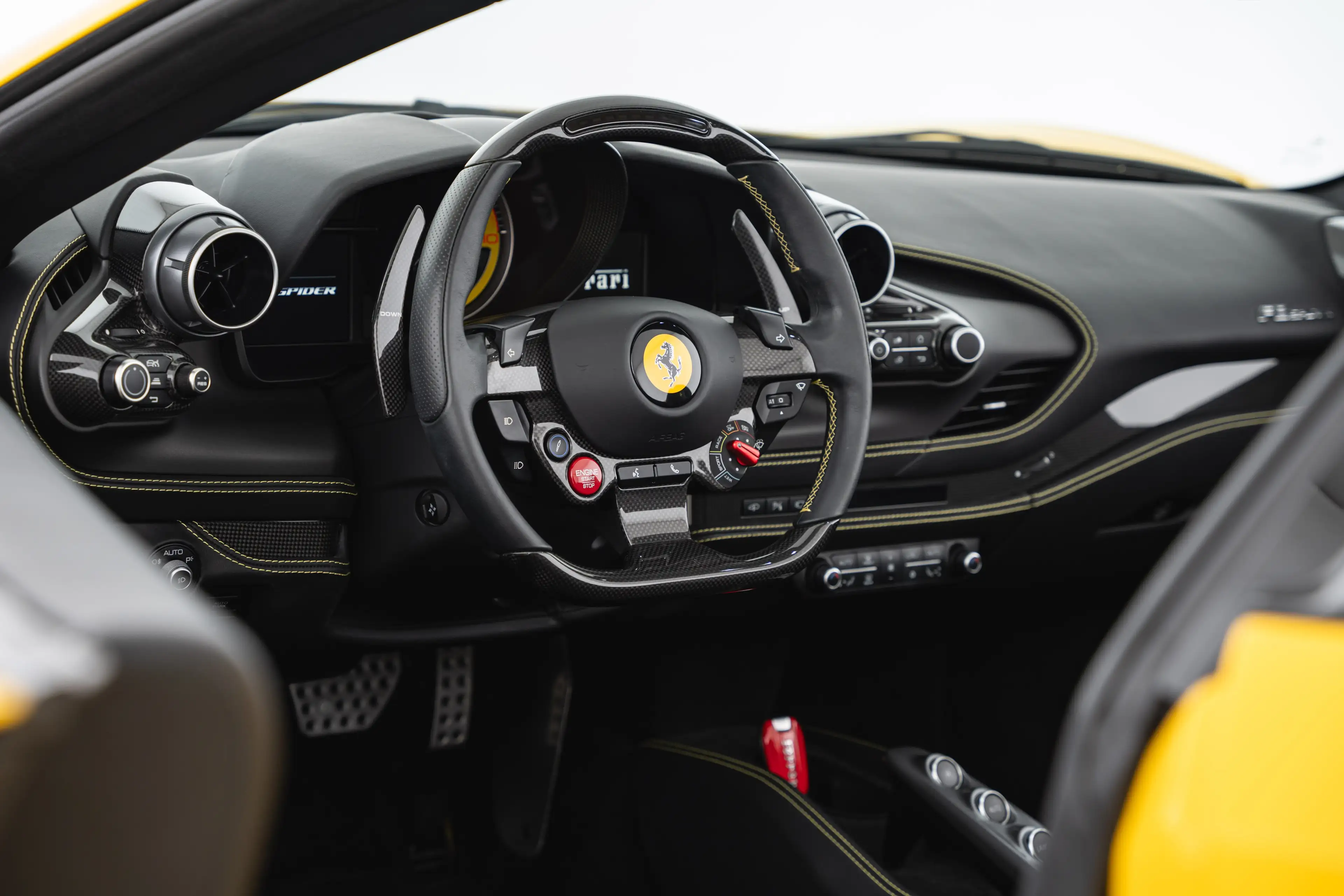 Ferrari F8 Spider — photo 15