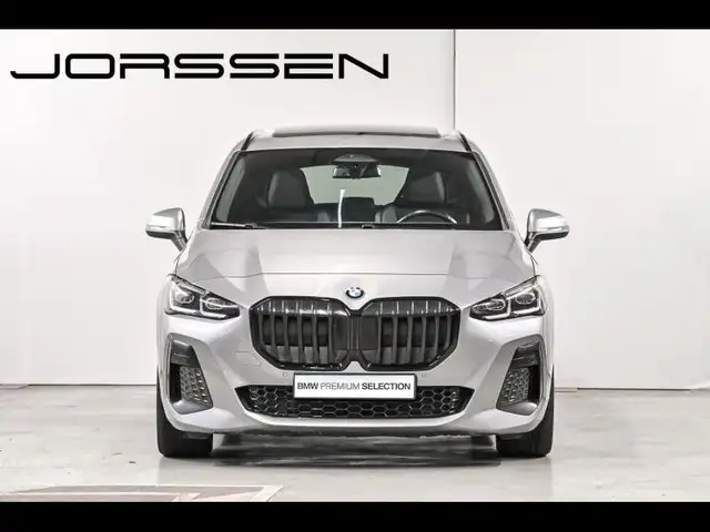 BMW 2 Series view 2
