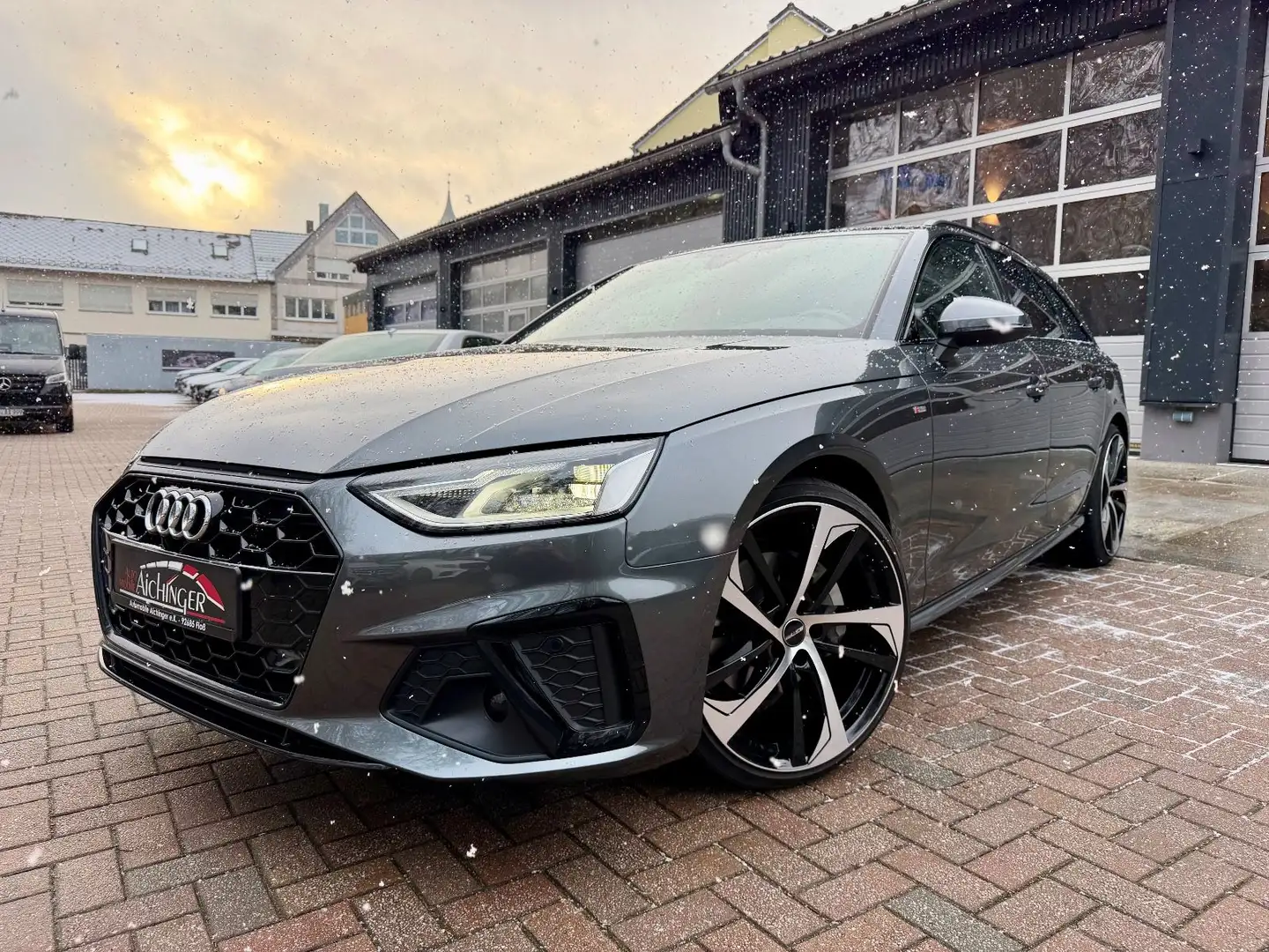 Audi A4 Avant 40 TDI S line 20 Zoll 8-Fach LED Grau - 1