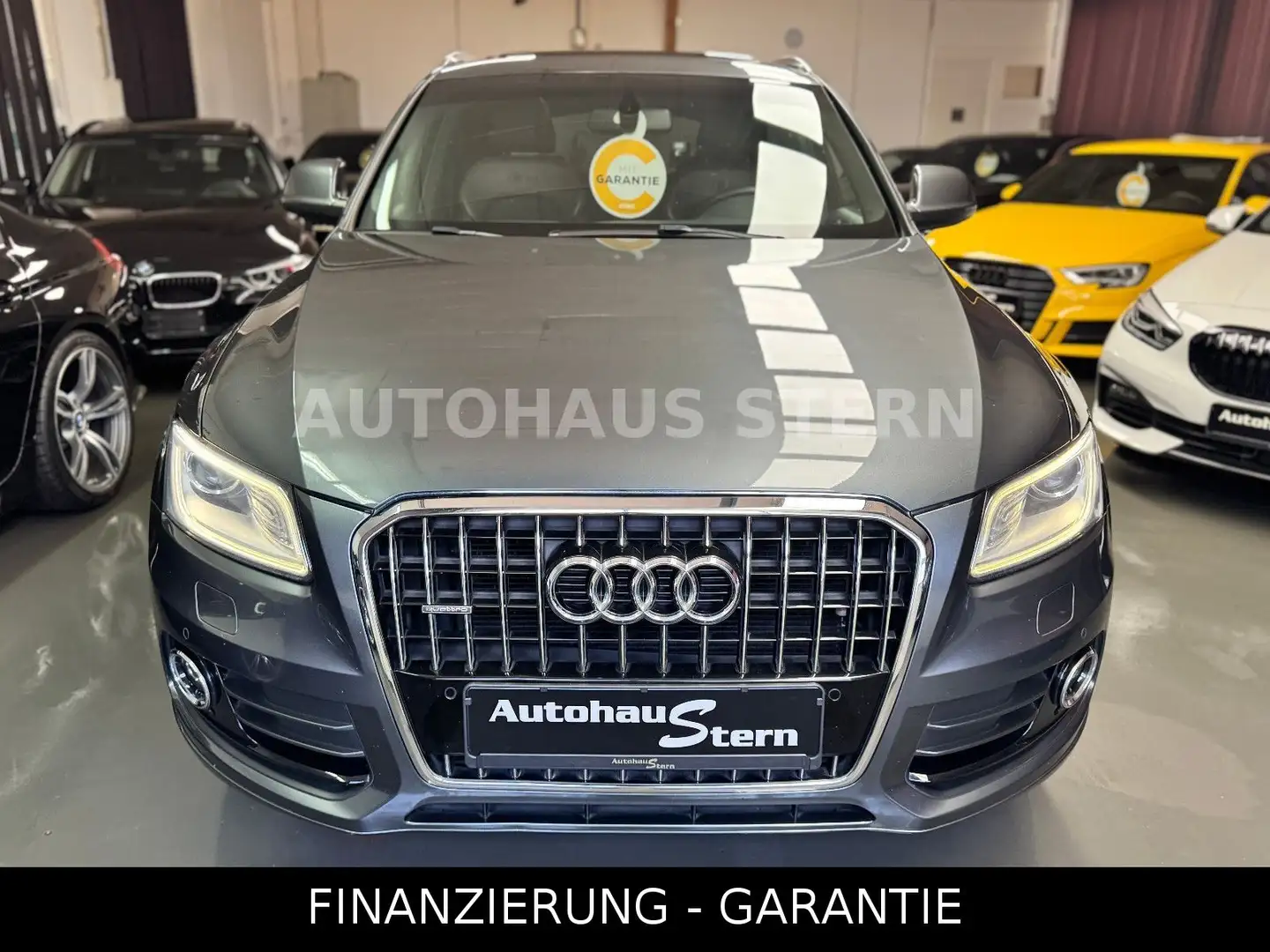 Audi Q5 3.0 TDI  quattro S Line Standhzg Pano AHK Grau - 2