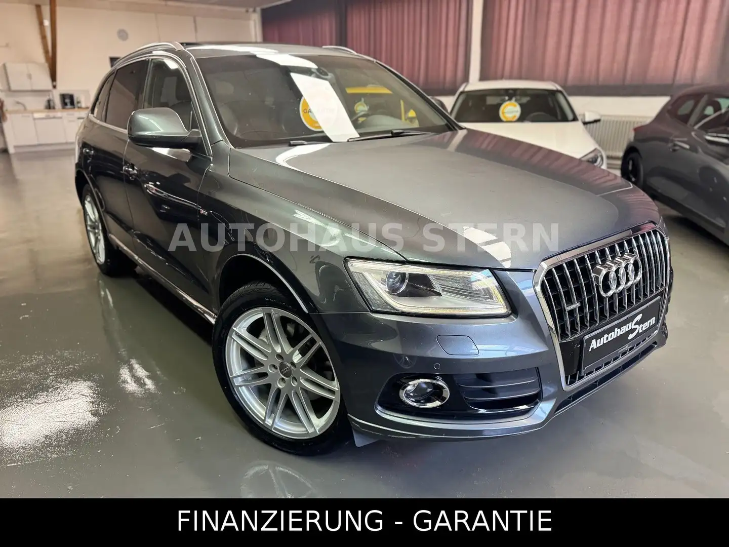 Audi Q5 3.0 TDI  quattro S Line Standhzg Pano AHK Grau - 1