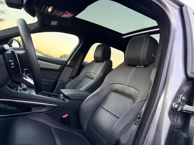 Jaguar F-Pace view 8