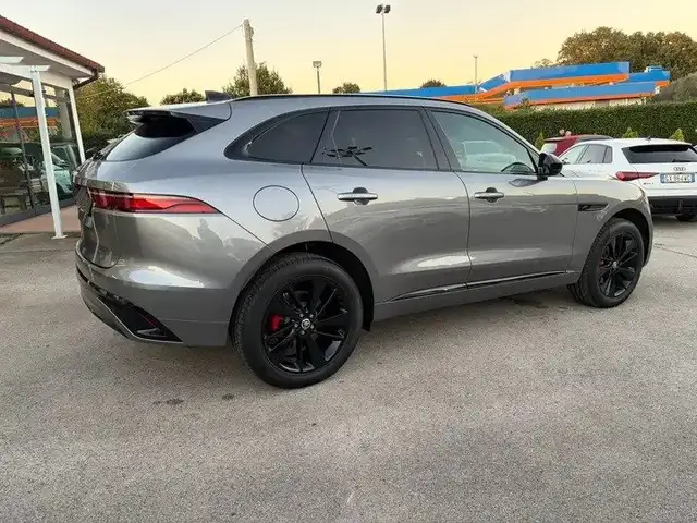 Jaguar F-Pace view 4