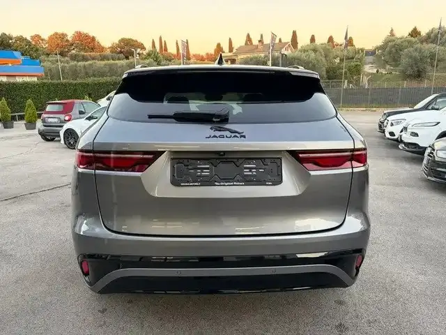 Jaguar F-Pace view 5