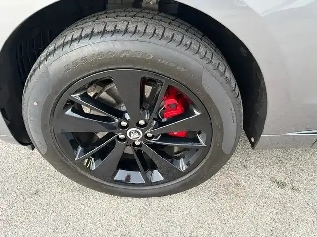 Jaguar F-Pace view 6