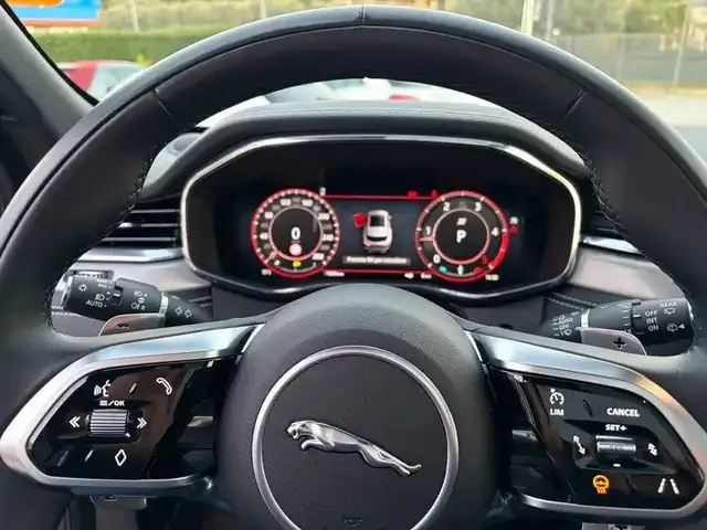 Jaguar F-Pace view 10