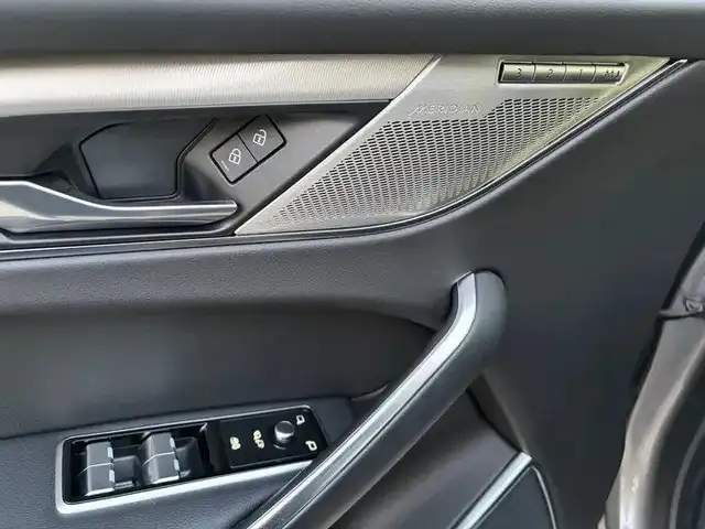 Jaguar F-Pace view 7