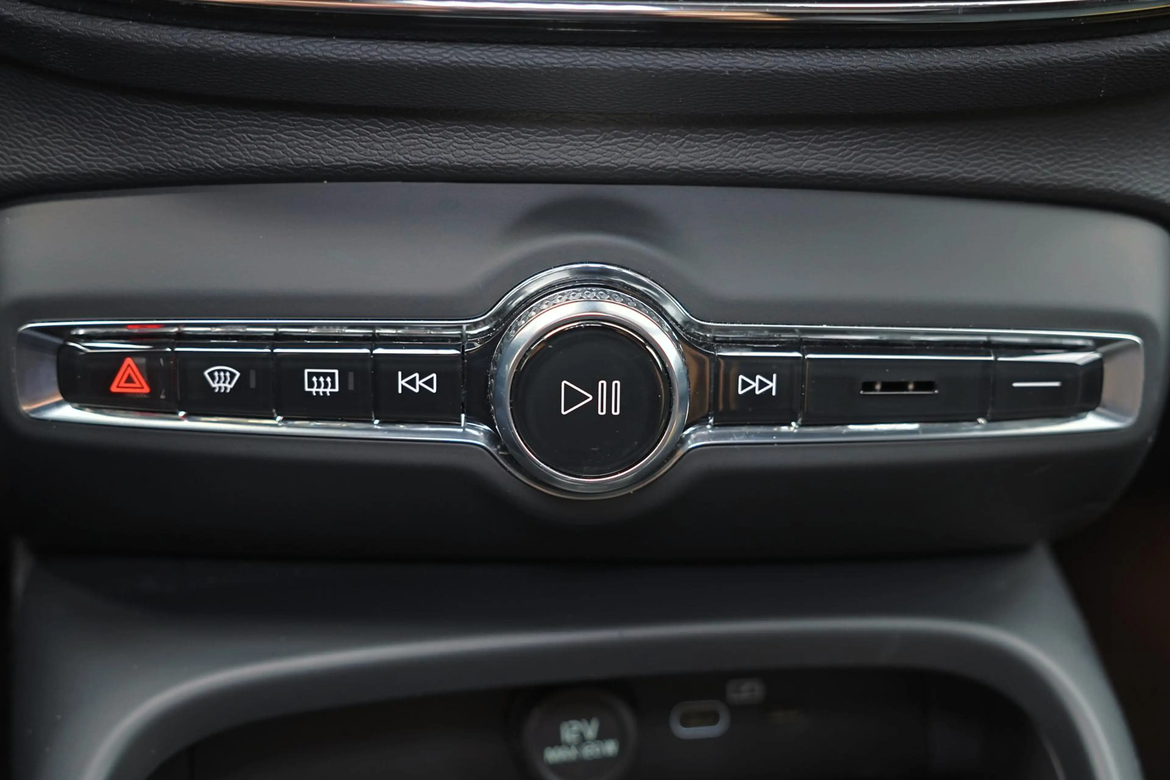 Volvo EX40 Performance Ultra 82 kWh - Panorama/schuifdak - In — photo 9