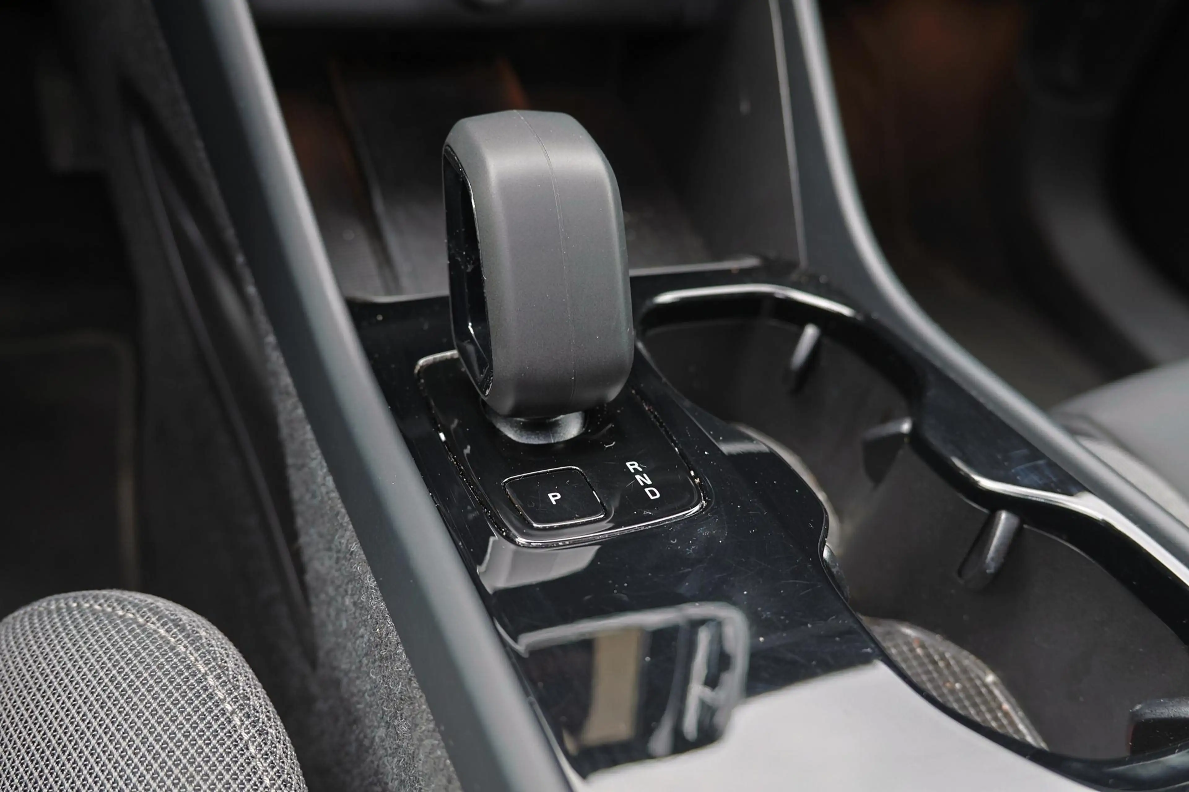 Volvo EX40 Performance Ultra 82 kWh - Panorama/schuifdak - In — photo 10