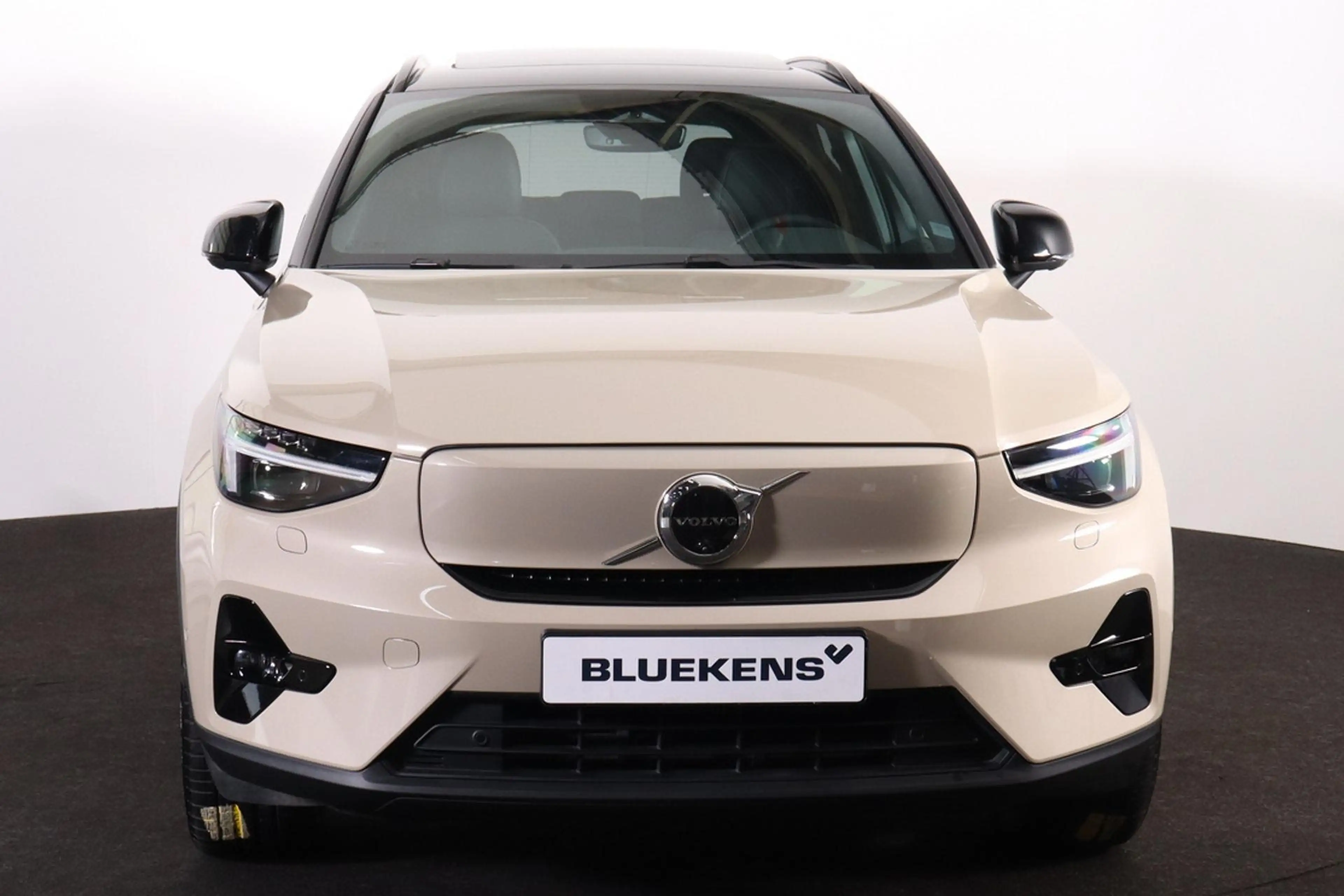 Volvo EX40 Performance Ultra 82 kWh - Panorama/schuifdak - In — photo 2