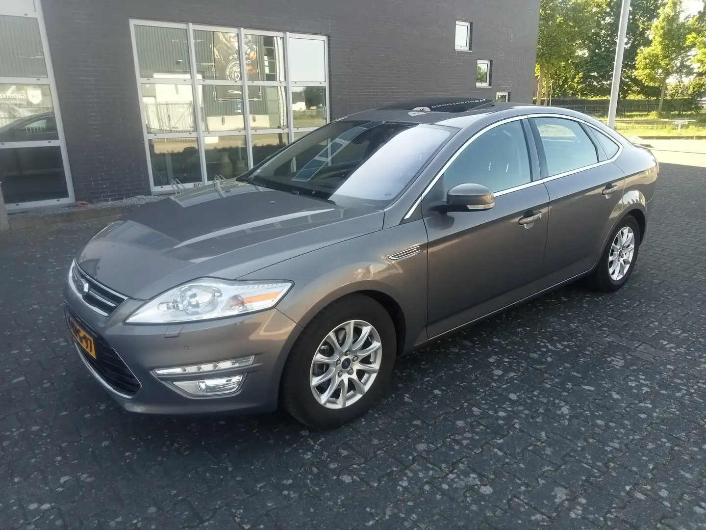 Ford Mondeo Hatchback 1.6 TDCi ECO.Clima Leder Trekhaak 2013 Hnědá - 1