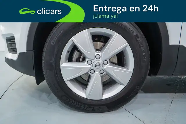 Volvo XC40 view 11