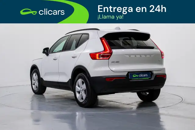 Volvo XC40 view 9