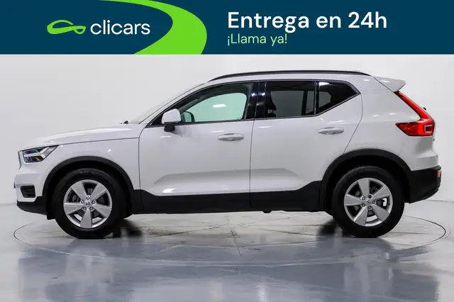 Volvo XC40 view 8