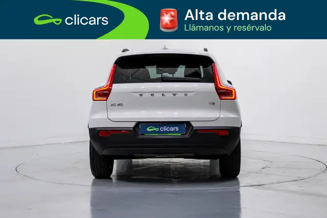 Volvo XC40 view 4