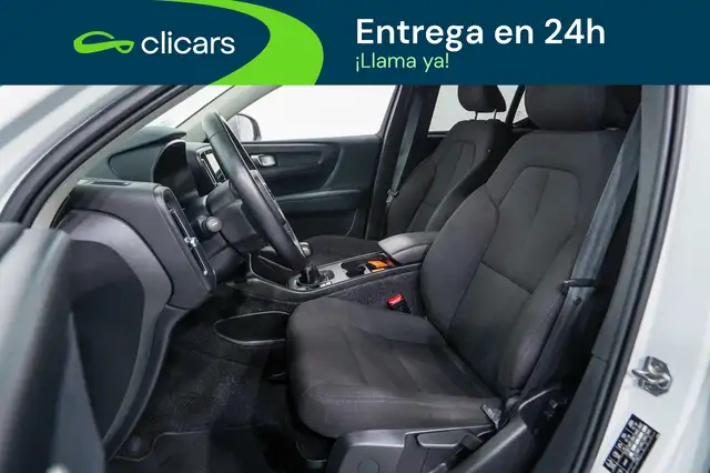Volvo XC40 view 14