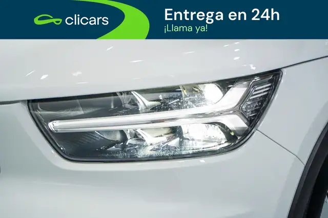 Volvo XC40 view 10