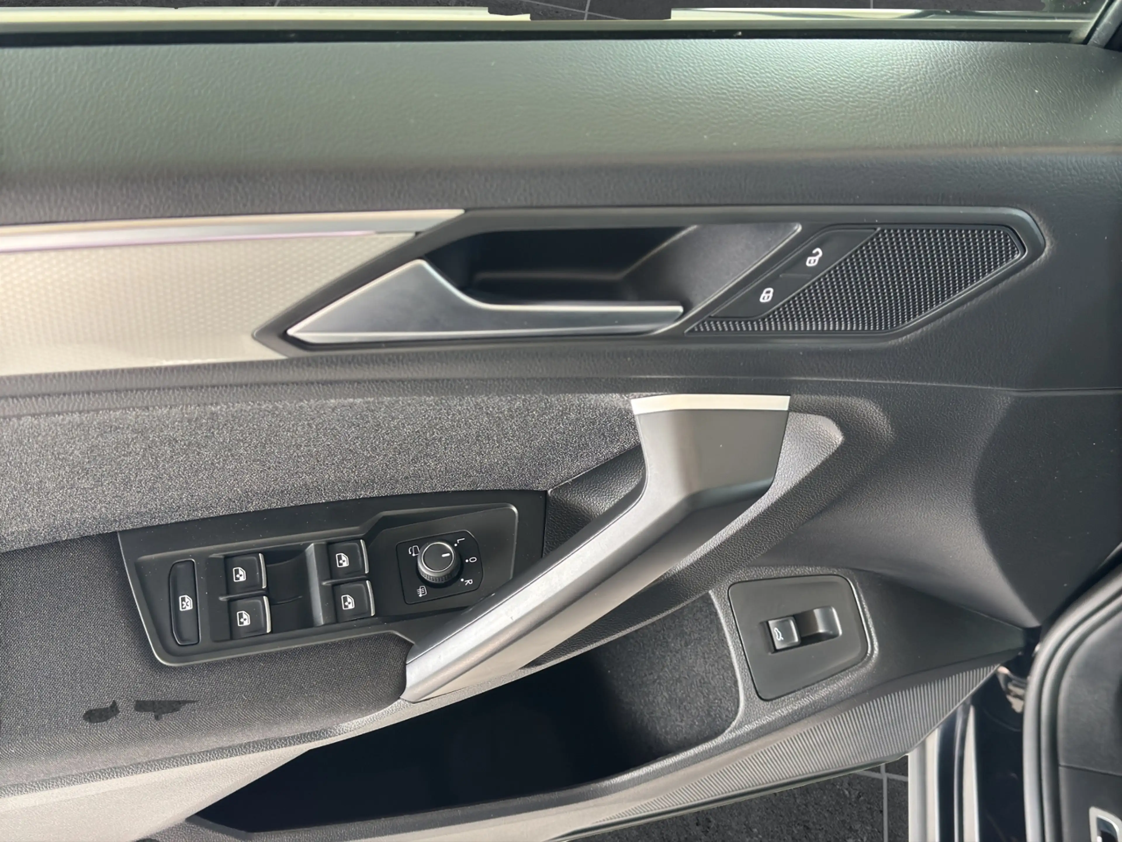 Volkswagen Tiguan Allspace Move 1.5TSI DSG *DC Pro*AHK*LED* — photo 11