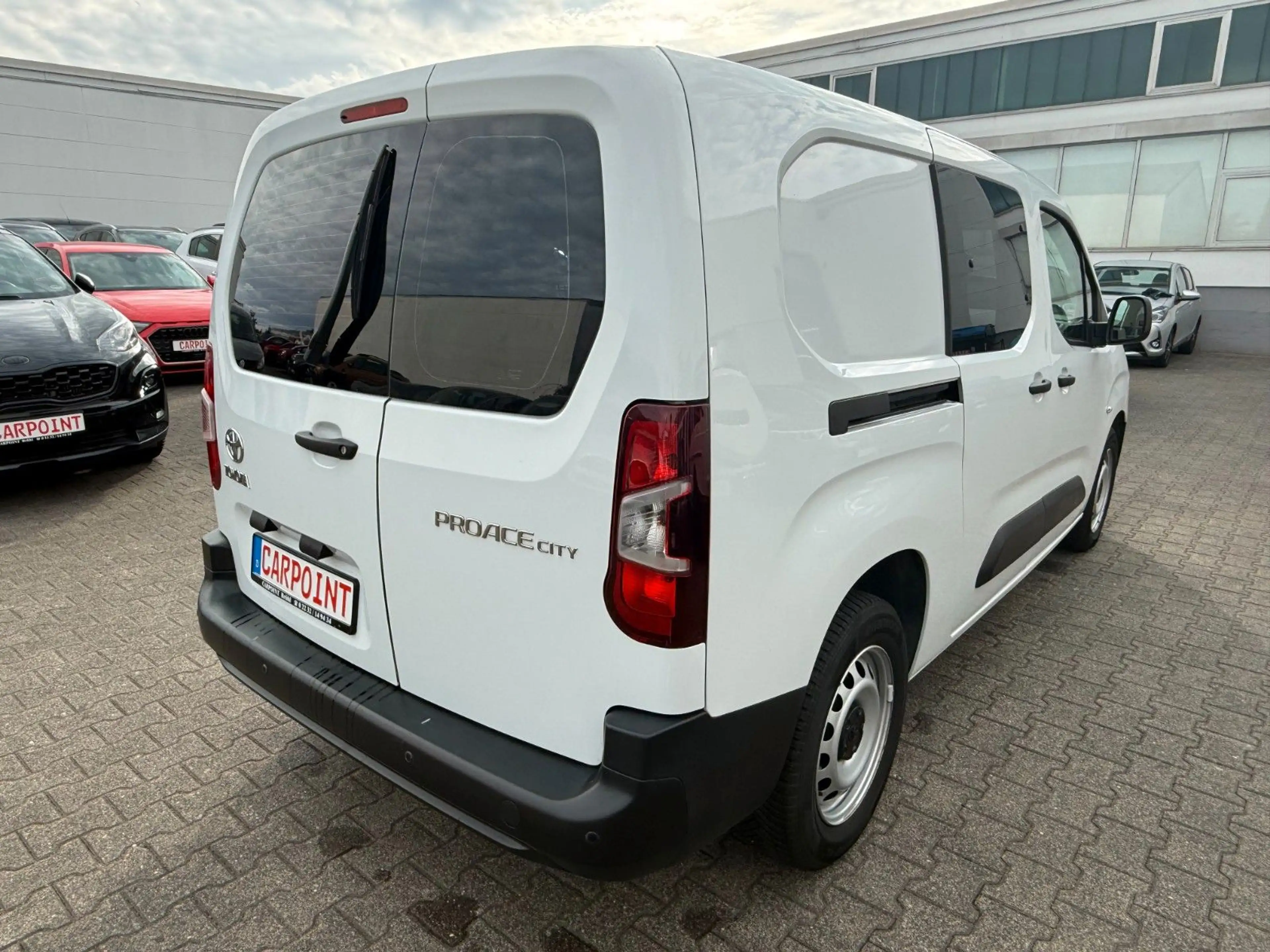 Toyota Proace L2 Doppelkabine 1.HAND/AUT/5 SITZER — photo 5
