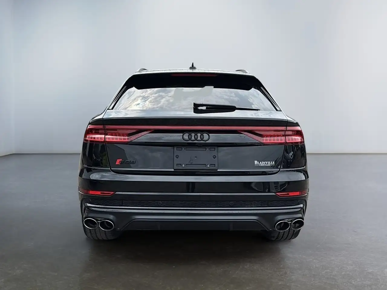 Audi SQ8 снимка Audi SQ8