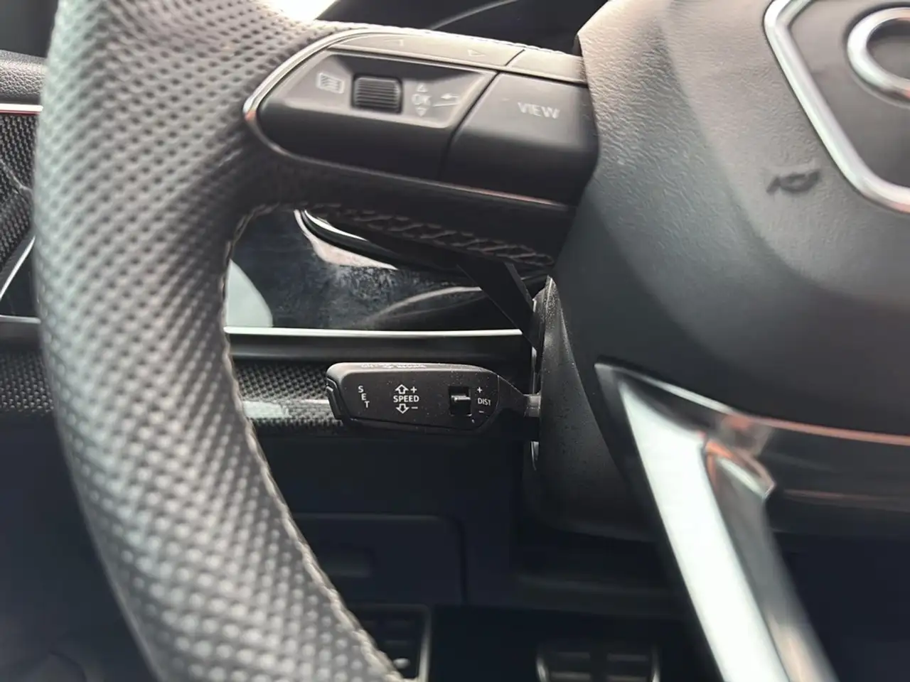 Audi SQ8 снимка Audi SQ8