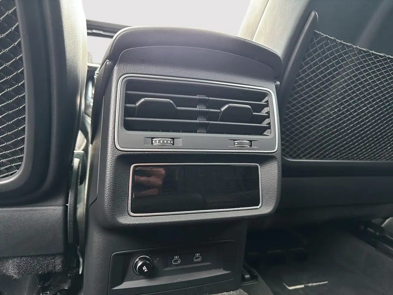 Audi SQ8 снимка Audi SQ8