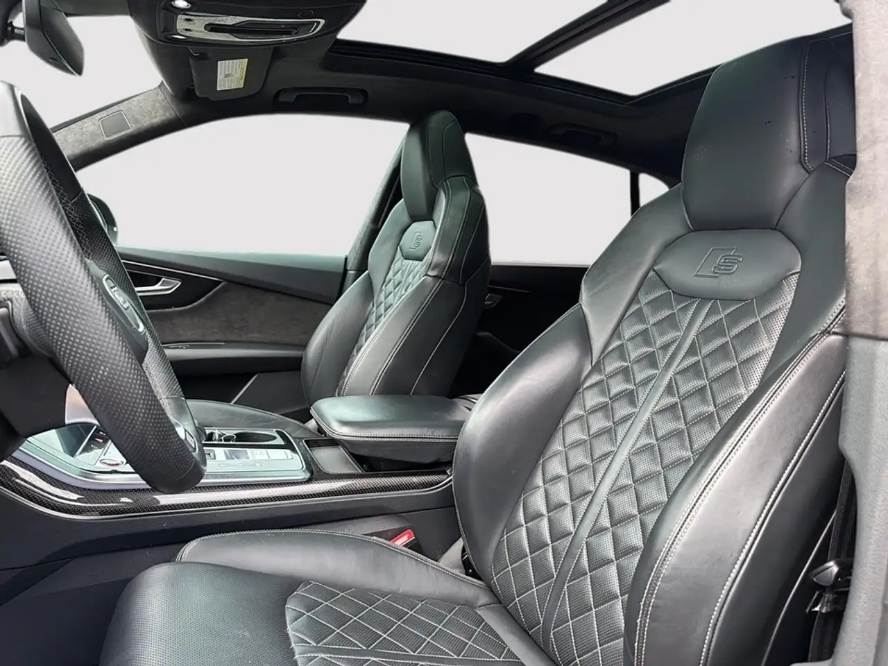 Audi SQ8 снимка Audi SQ8