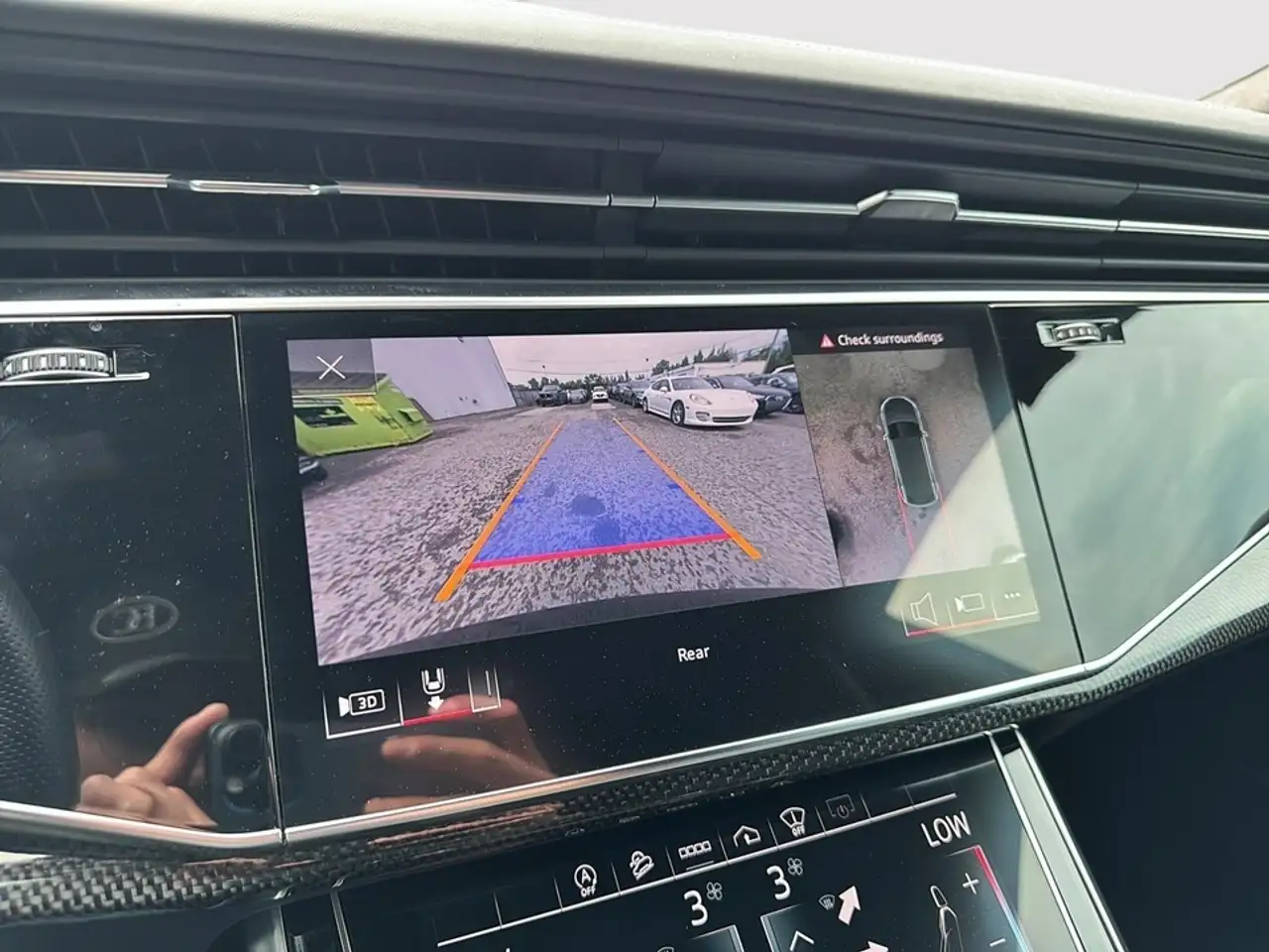 Audi SQ8 снимка Audi SQ8