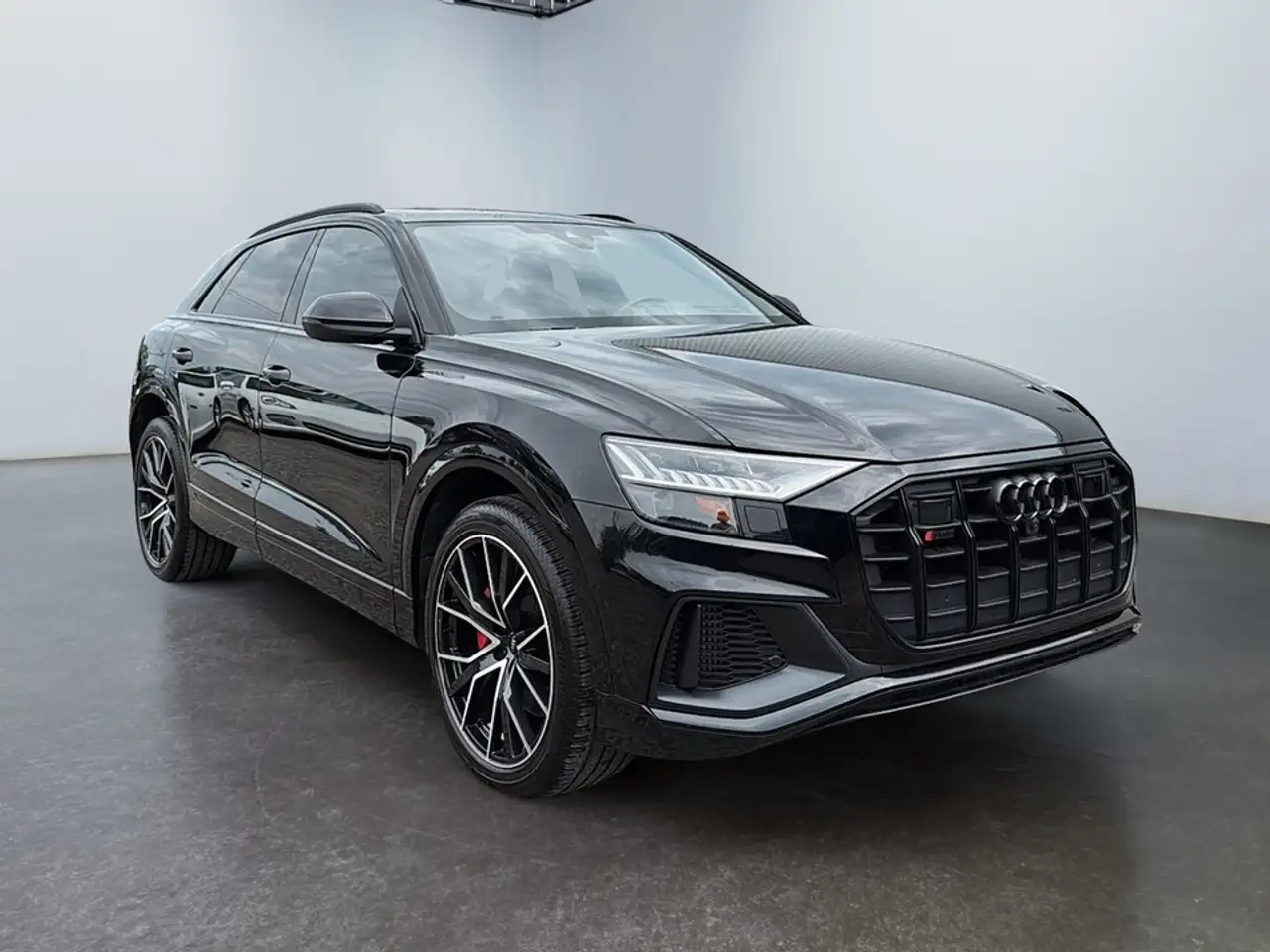 Audi SQ8 снимка Audi SQ8