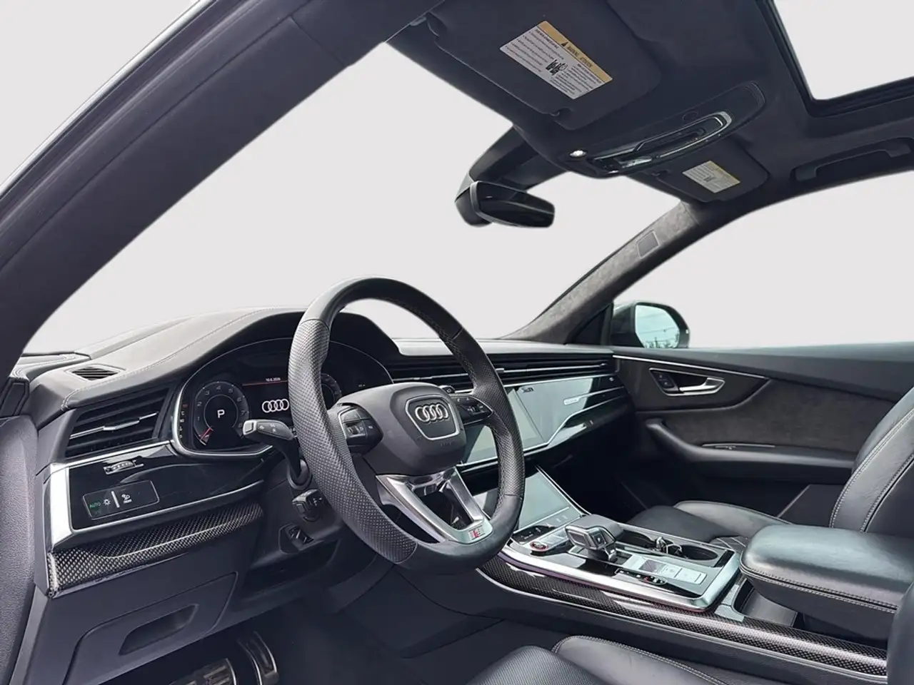 Audi SQ8 снимка Audi SQ8