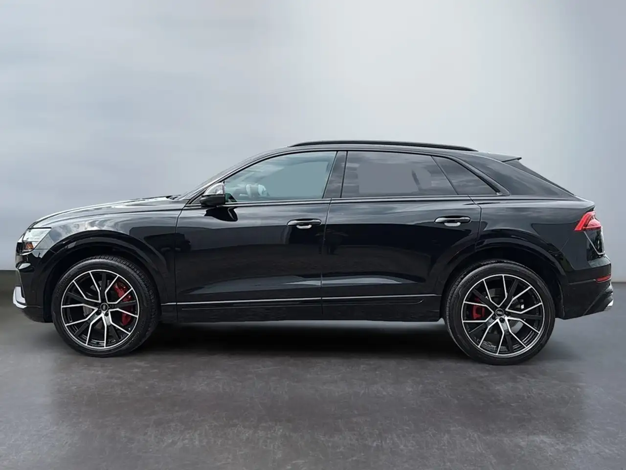 Audi SQ8 снимка Audi SQ8