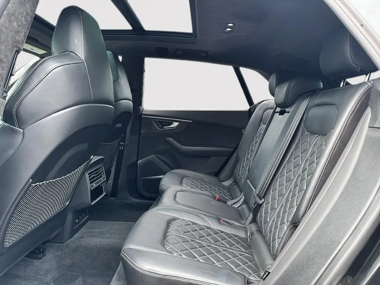Audi SQ8 снимка Audi SQ8