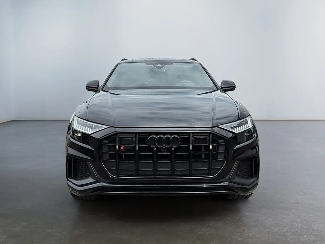 Audi SQ8 снимка Audi SQ8