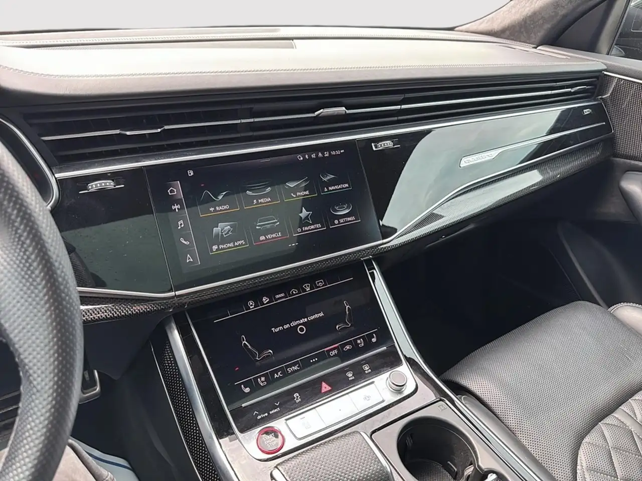 Audi SQ8 снимка Audi SQ8