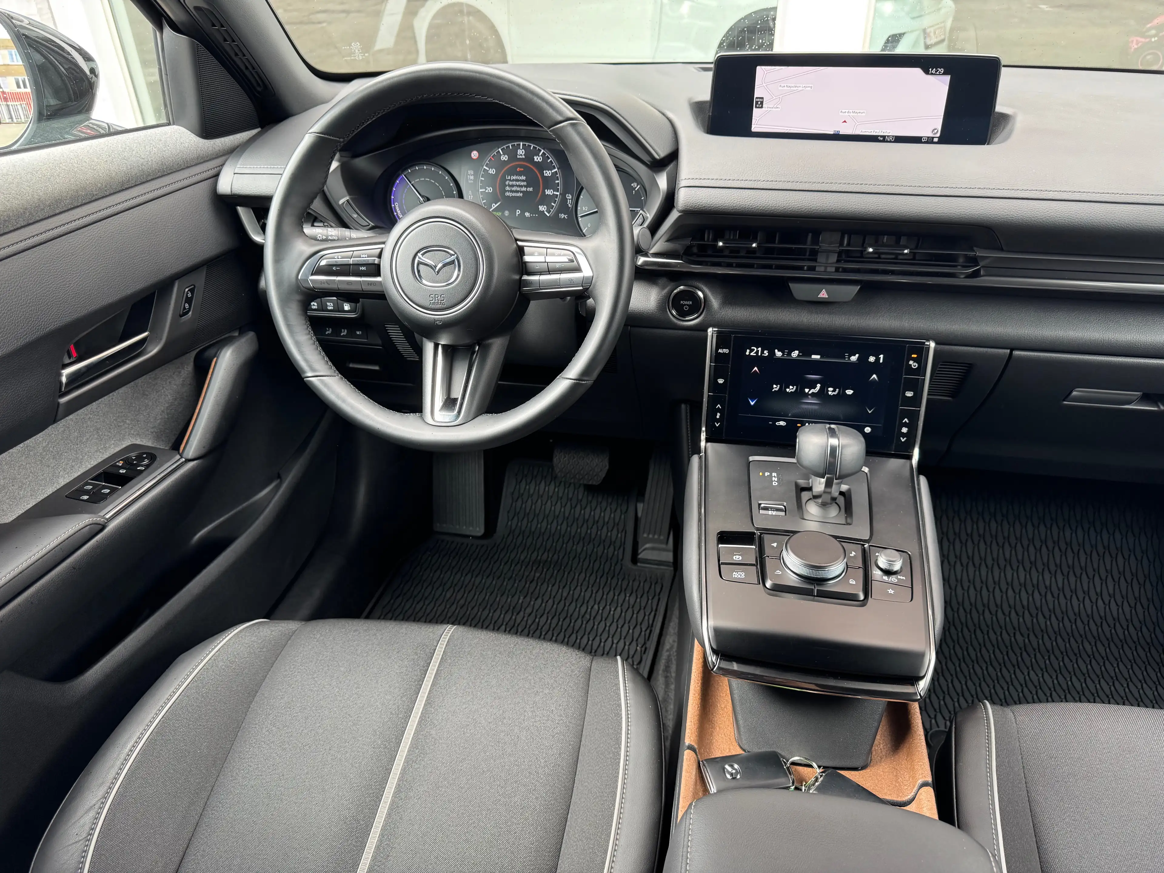 Mazda MX-30 MX-30 17.8 kWh e-SKYACTIV R-EV Makoto (125kW) — photo 7