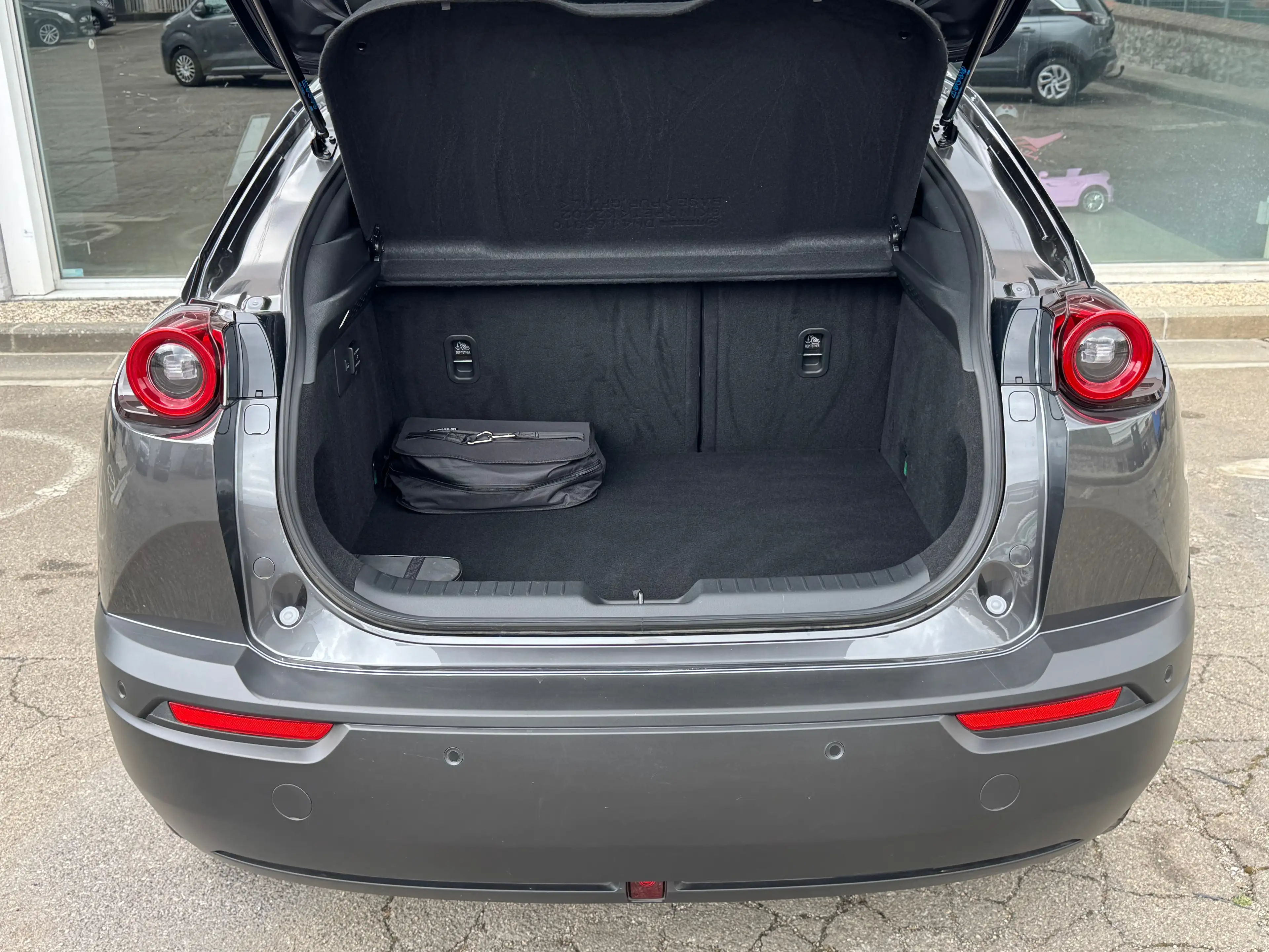 Mazda MX-30 MX-30 17.8 kWh e-SKYACTIV R-EV Makoto (125kW) — photo 6