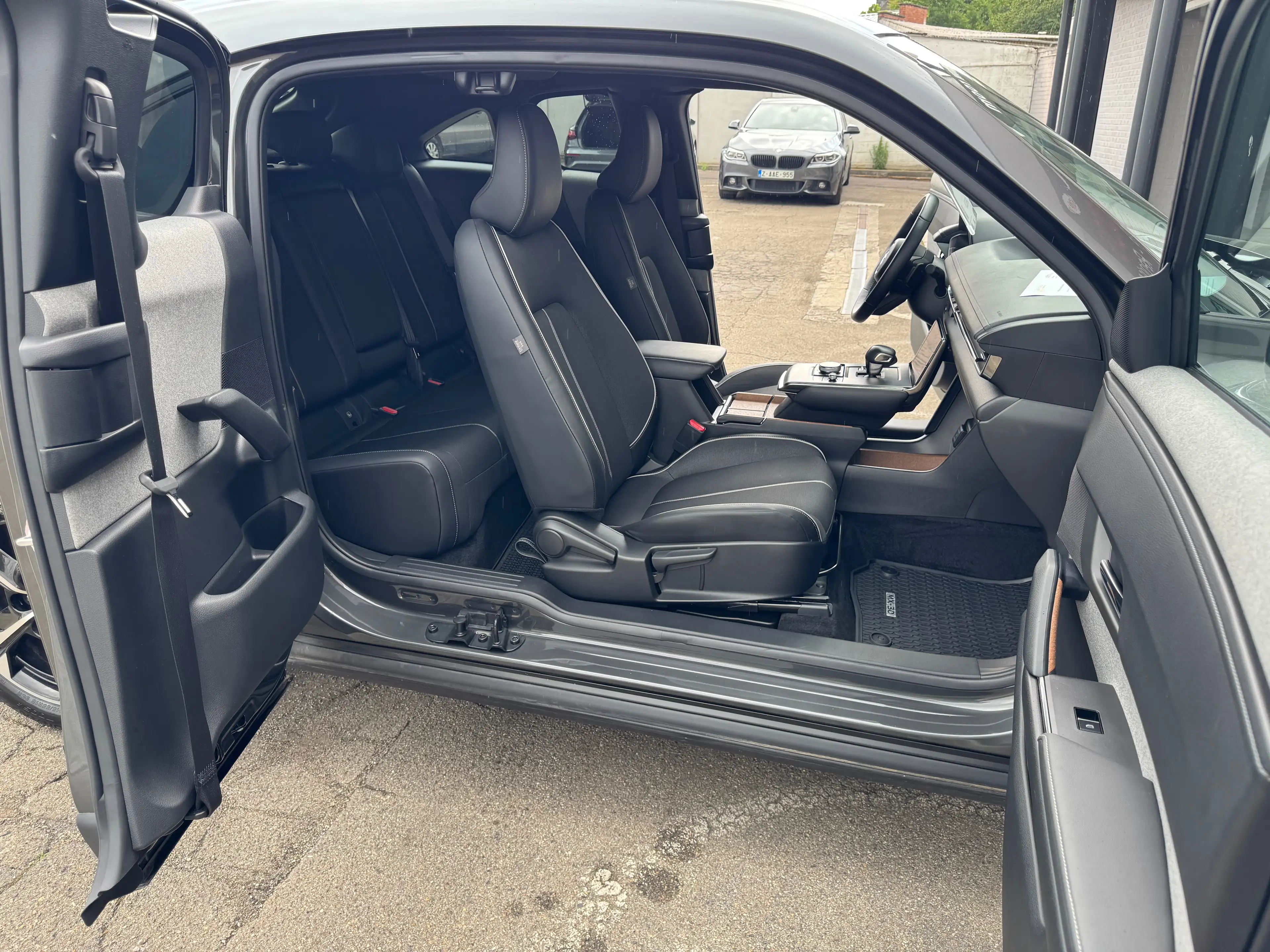 Mazda MX-30 MX-30 17.8 kWh e-SKYACTIV R-EV Makoto (125kW) — photo 10