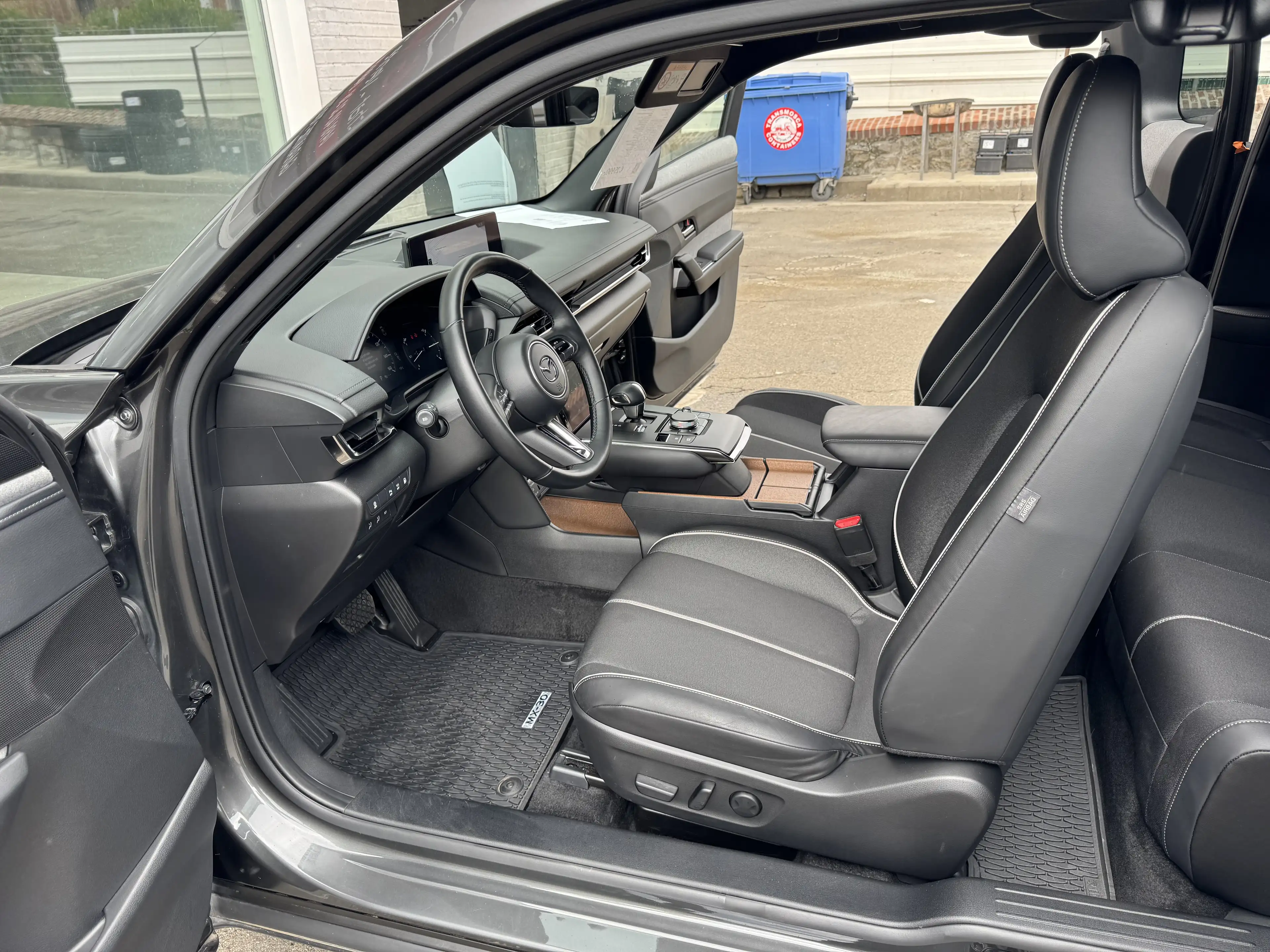 Mazda MX-30 MX-30 17.8 kWh e-SKYACTIV R-EV Makoto (125kW) — photo 8