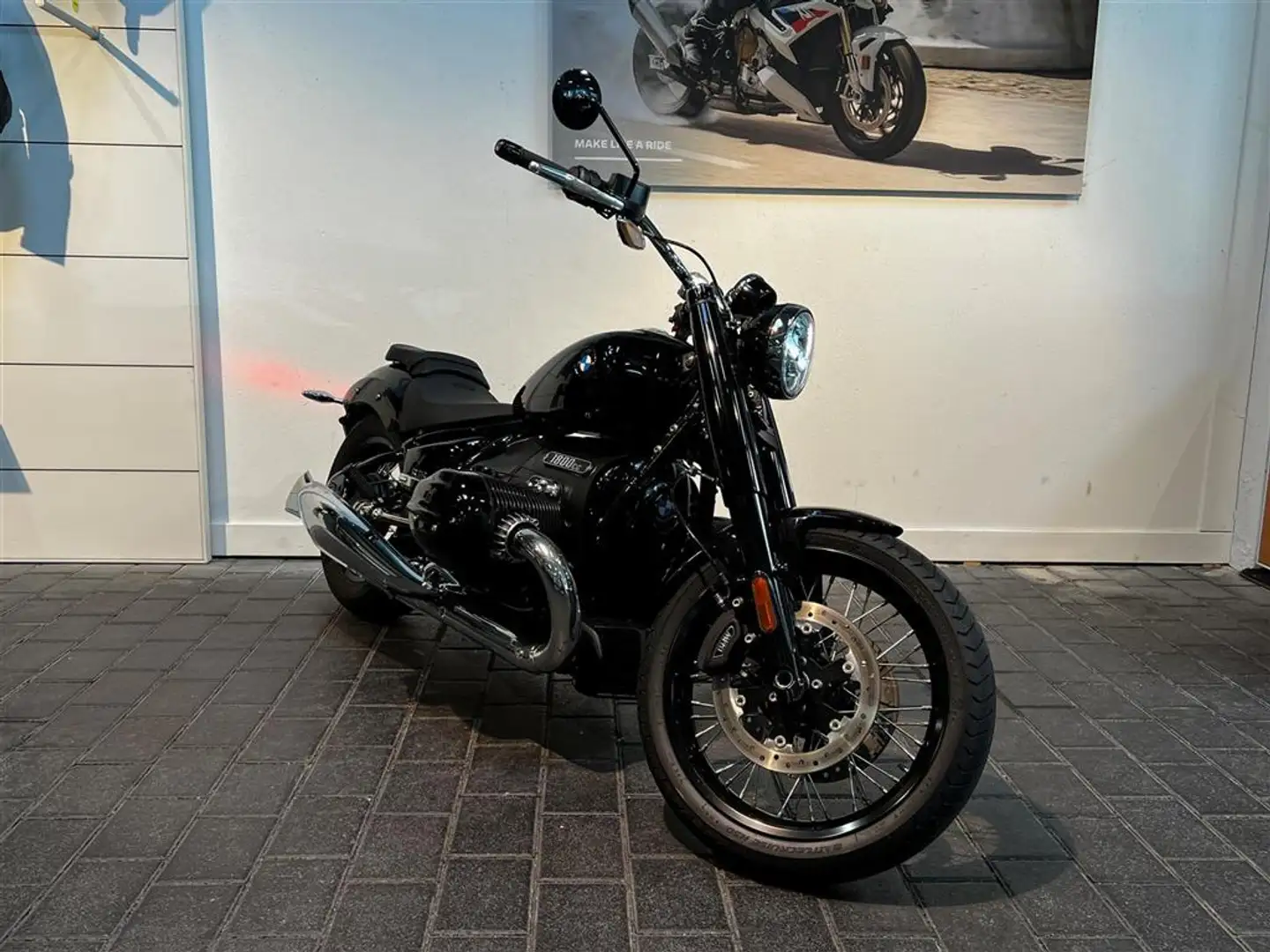 BMW R 18 0 Schwarz - 2
