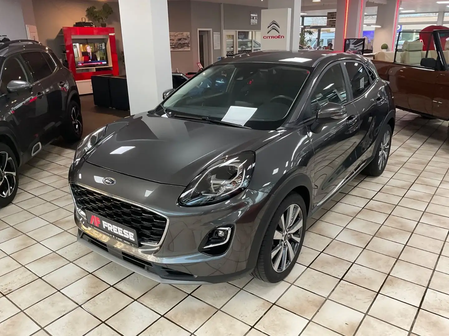 Ford Puma Titanium X Grau - 1